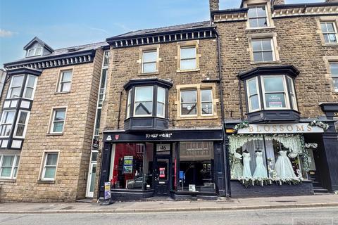 2 bed property, in High Street, £249,995
