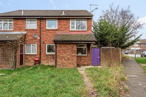 1 bed property, in Wooburn Close, £275,000