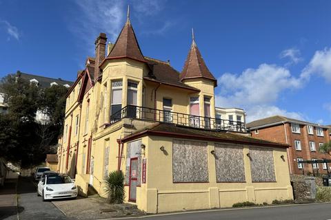 12 bed property, in Marine Parade, £490,000
