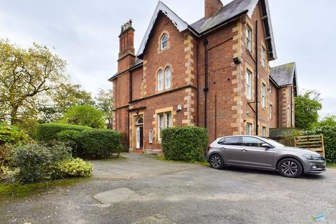 1 bed property, in Ashville Rd, £95,000