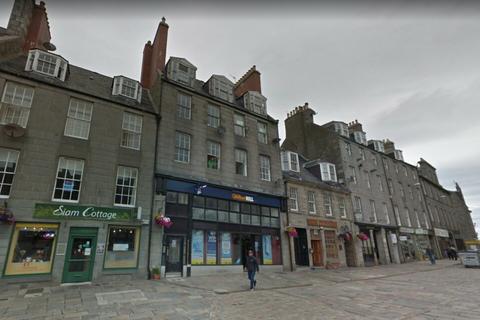 1 bed property, in Castle Street, £50,000