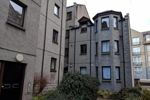 2 bed property, in Cherrybank Gardens, £115,000