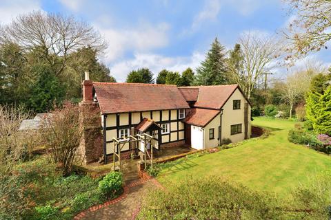 3 bed property, in Marden, £465,000
