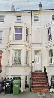2 bed property, in Cavendish Place, £175,000