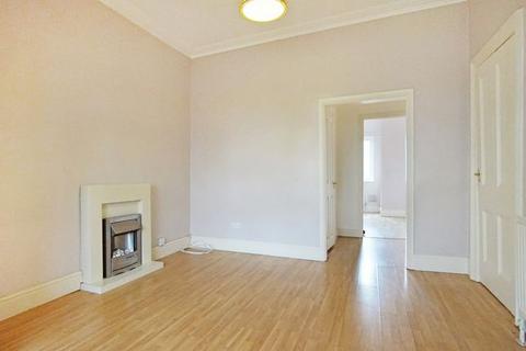 1 bed property, in Northcote Road, £200,000