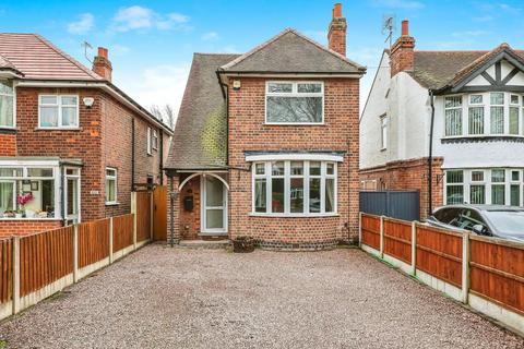 2 bed property, in Bye Pass Road, £300,000