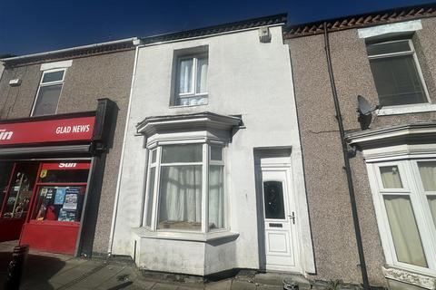 2 bed property, in Gladstone Street, £72,000
