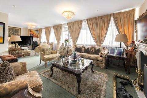 3 bed property, in Belgravia Court, £2,550,000