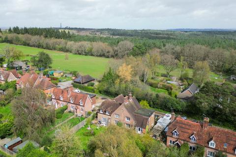 3 bed property, in The Mount, £495,000