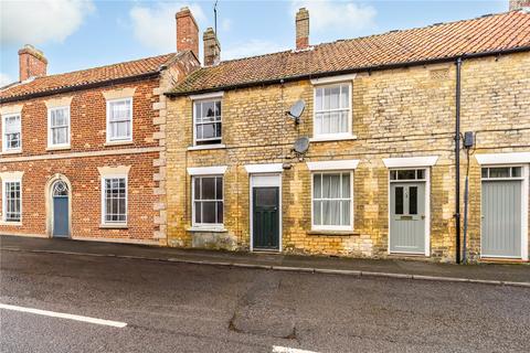 2 bed property, in High Street, £125,000