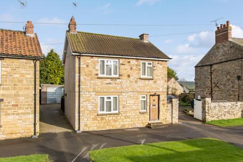 2 bed property, in Sinnington, £279,000