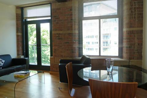 3 bed property, in Victoria Mills, £270,000
