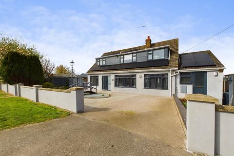 4 bed property, in The Drove, £800,000