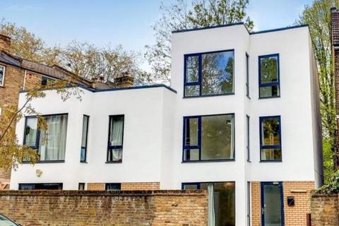 Land, in Evering Road, £1,600,000