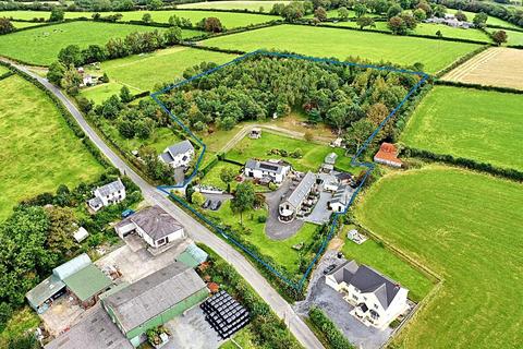 9 bed property, in Henllan, £750,000