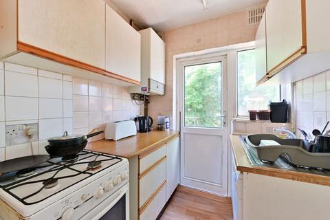 2 bed property, in Kimble Road, £375,000