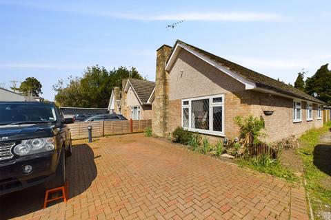 3 bed property, in Hithermoor Road, £499,999