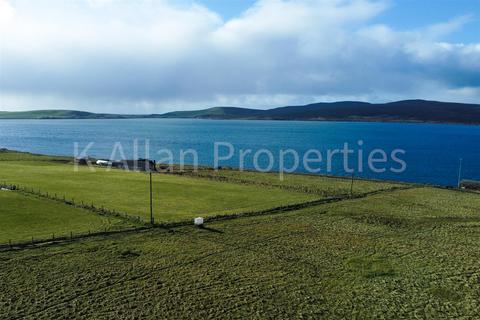 Studio, in Parcels Of Land, £25,000