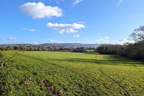 Studio, in Keynsham, £390,000