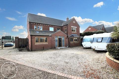 4 bed property, in Shortthorn Road, £550,000