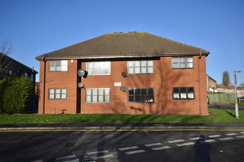2 bed property, in Edinburgh Drive, £119,000