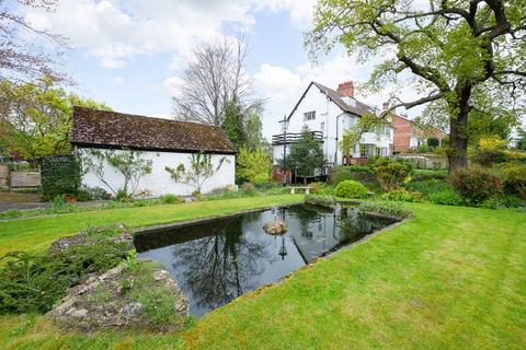 4 bed property, in Oakdale, £475,000