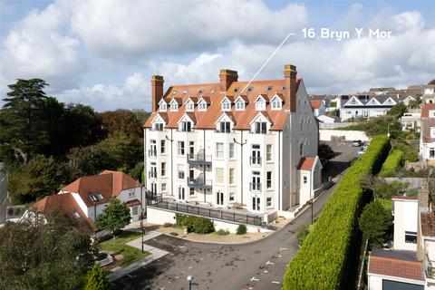 3 bed property, in Flat 16 Mansion House, £399,950