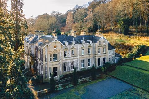 20 bed property, in Llandinam, £1,750,000