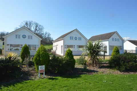 4 bed property, in Situated on SALTERNS VILLAGE Development, £375,000