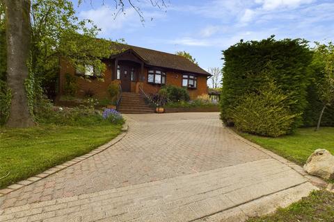 3 bed property, in Old Hill Avenue, £899,500
