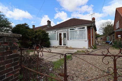 2 bed property, in Sutton Road, £185,000