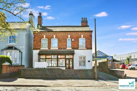 4 bed property, in Leicester Road, £400,000