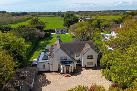 5 bed property, in Barnes Lane, £2,995,000