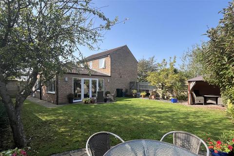 3 bed property, in 99 Richmond Drive, £339,000