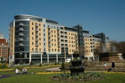 2 bed property, in Queens Court, £110,000