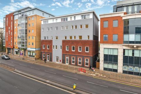 2 bed property, in High Street, £4,300,000