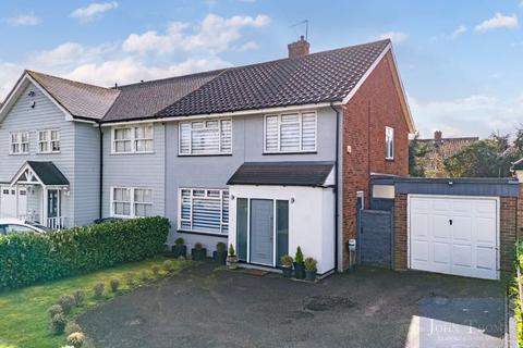 3 bed property, in Lambourne Road, £700,000