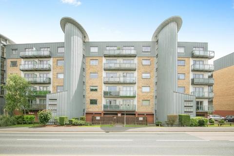 2 bed property, in Wherstead Road, £85,000