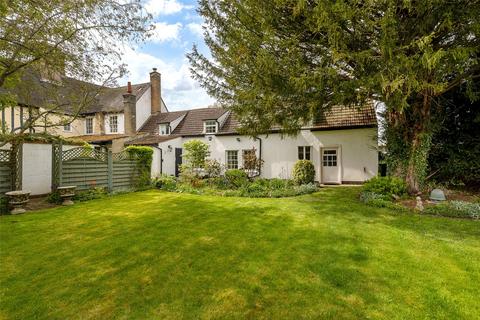 3 bed property, in Quarry Lane, £525,000