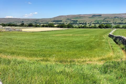 Studio, in Nr Hawes DL8, £90,000