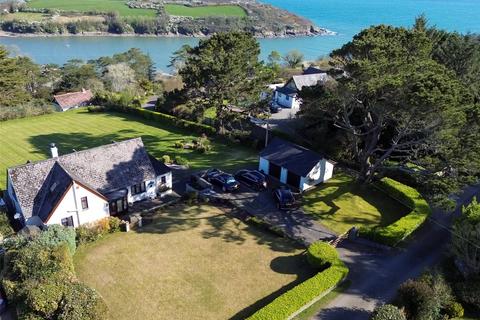 4 bed property, in Manaccan, £850,000