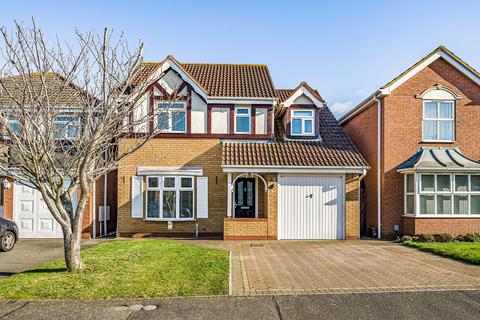 4 bed property, in Montgomery Avenue, £465,000