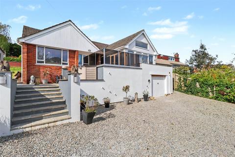 2 bed property, in Chircombe Lane, £495,000