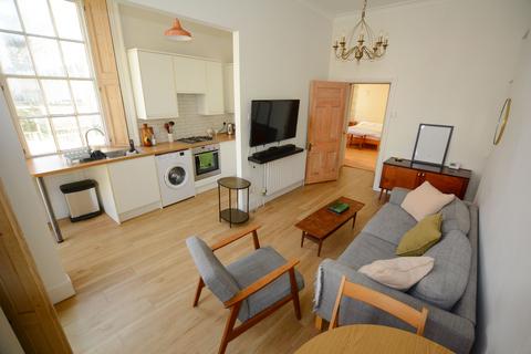 2 bed property, in Oriental Place, £340,000