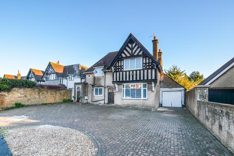 4 bed property, in Kings Drive, £650,000