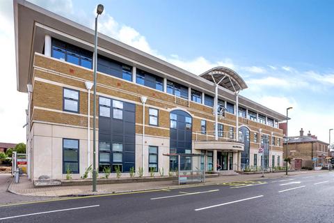 1 bed property, in London Road, £260,000