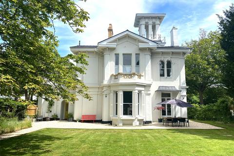 6 bed property, in The Park, £1,695,000
