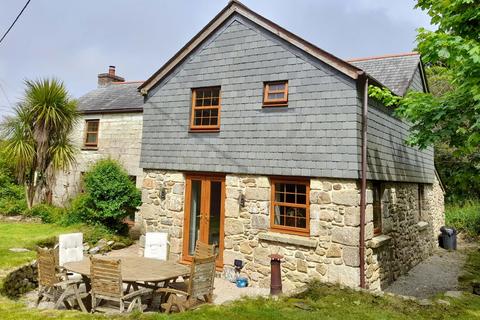 4 bed property, in Breage, £495,000