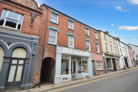 3 bed property, in Investment Opportunity, £130,000