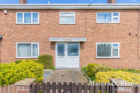 2 bed property, in Hervey Street, £125,000